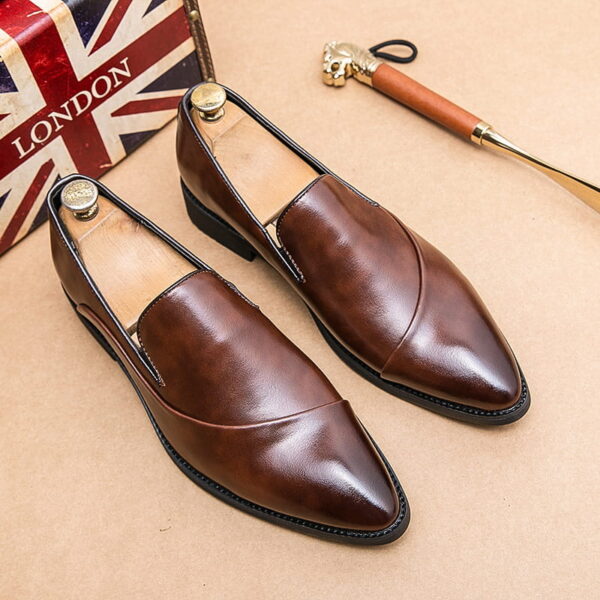 Cross Border Pointed Toe Slip-on Formal Shoe