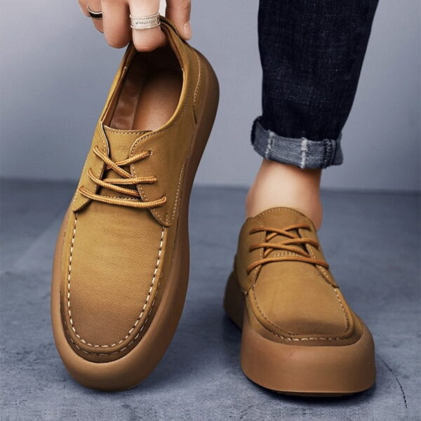 Retro Style Breathable Leather Casual Shoe - Brown