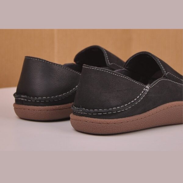 American Retro Flat Heel Leather Loafer - Black