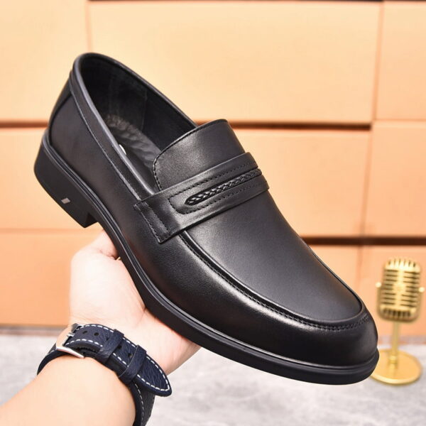 Pointed Toe Slip-on Leather Formal shoe - Black