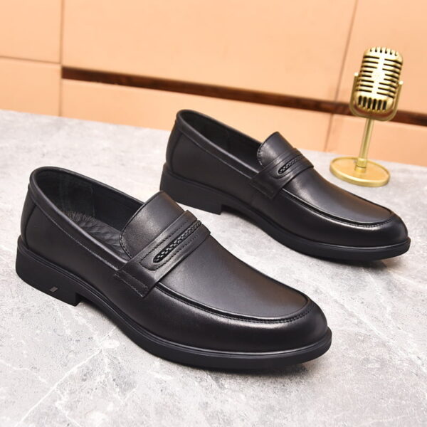 Pointed Toe Slip-on Leather Formal shoe - Black