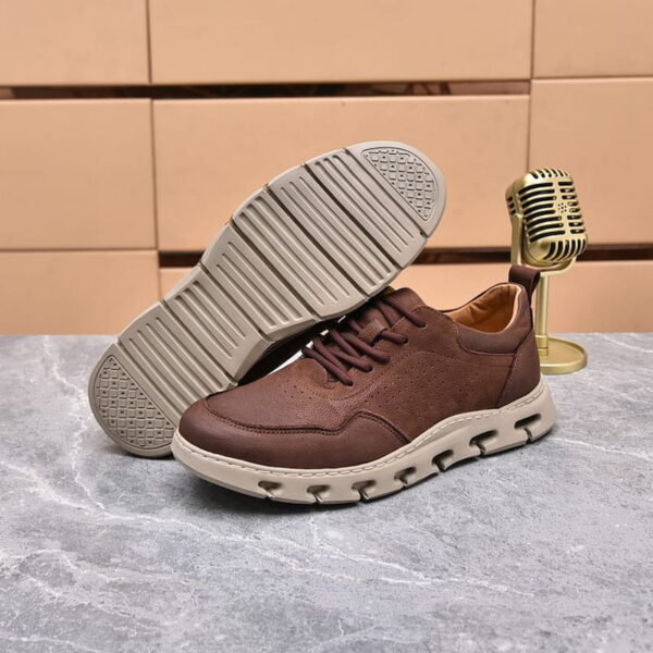 Foreign Trade Lightweight Leather Casual Shoe - Brown