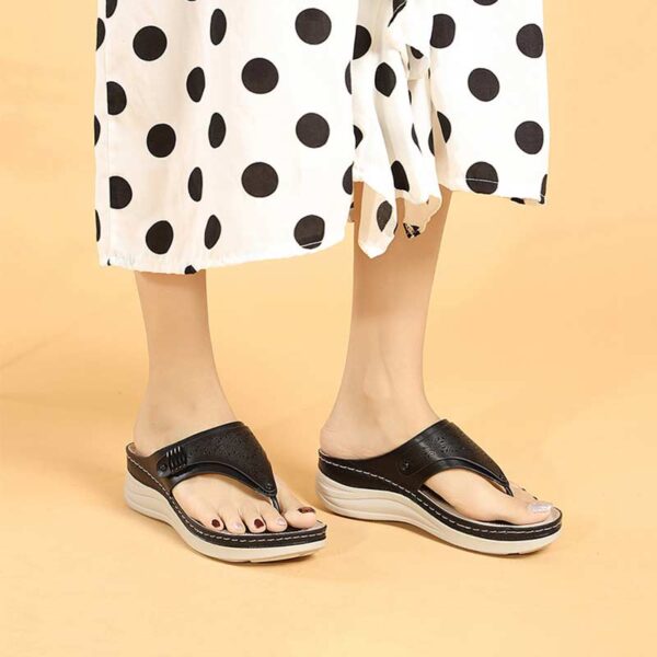 Lightweight Mid Heel Wedge Sandal - Black