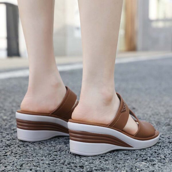 Lightweight Soft Bottom Wedge Heel - Brown