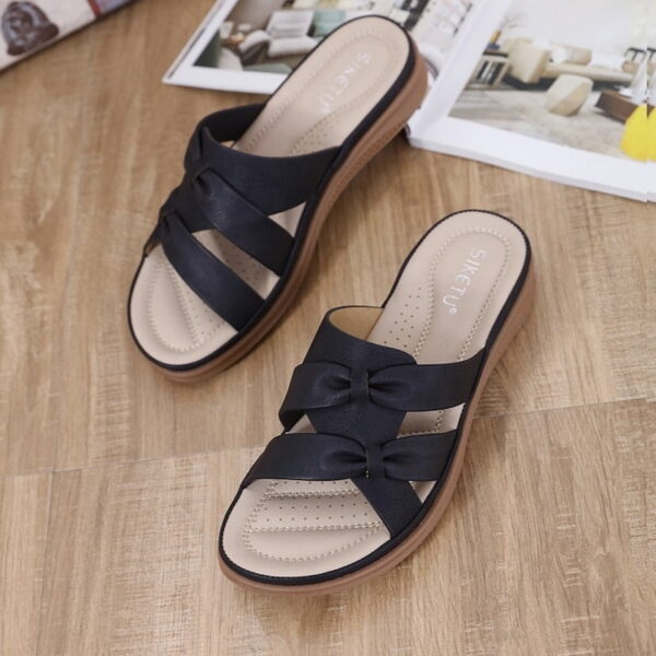 Retro Style Lightweight Comfortable Sandal - Black