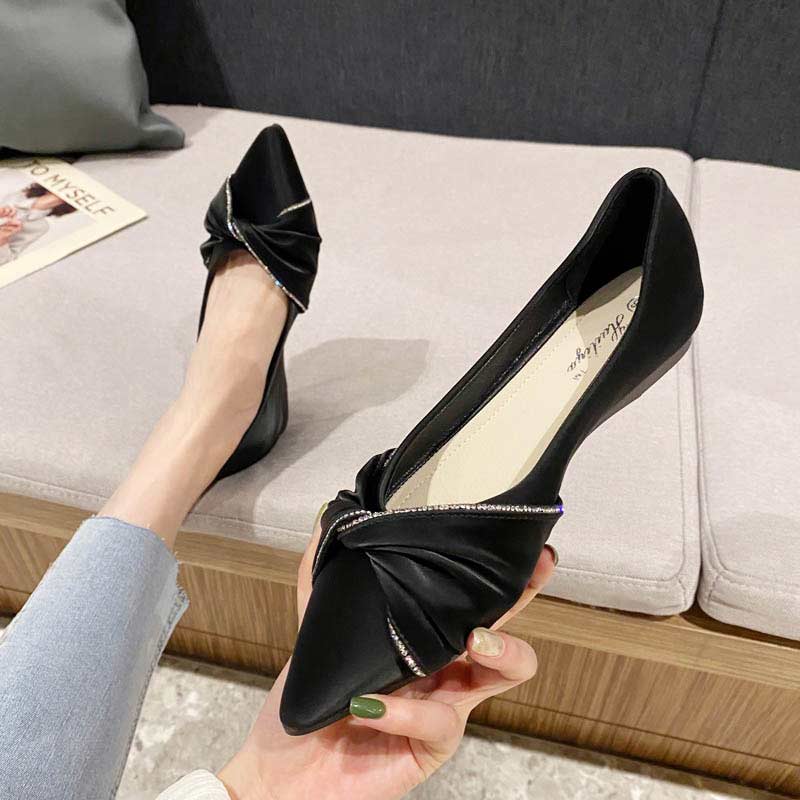 Soft Flat Bottom Trendy Pointed Pump Shoe - Black