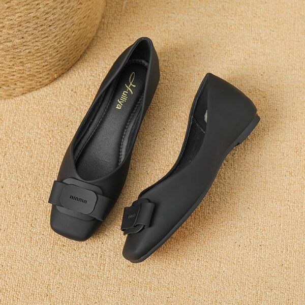 Spring Trend Cozy Flat Bottom Pump Shoe - Black
