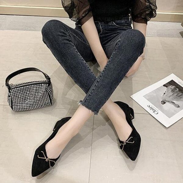 Versatile Fancy Buckle Mid-Heel Pump Shoe - Black
