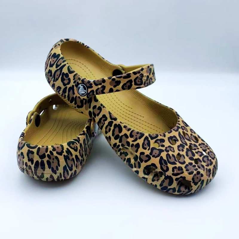 Womens Trendy Multi-Style Beach Clog - Brown